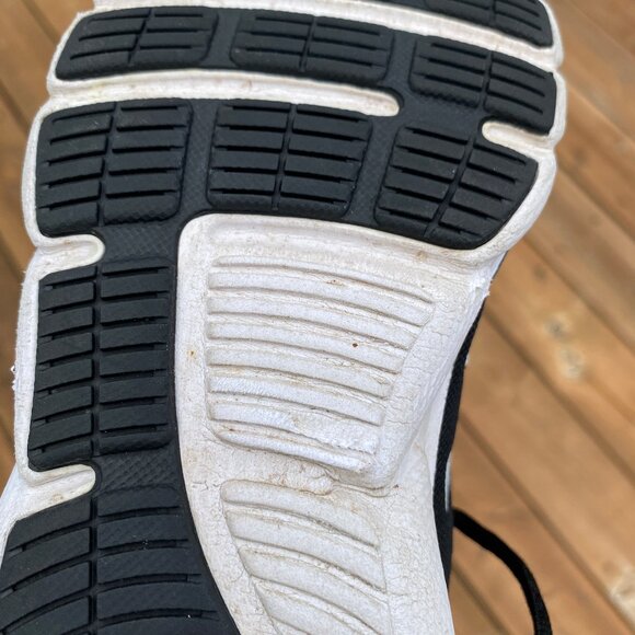 Under Armour  Boys Running Shoes 4Y Black/White - Picture 5 of 10